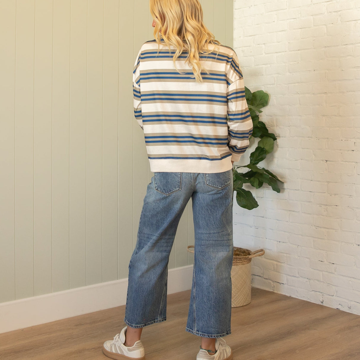 KanCan Mid Rise Loose Fit Medium Wash Jeans