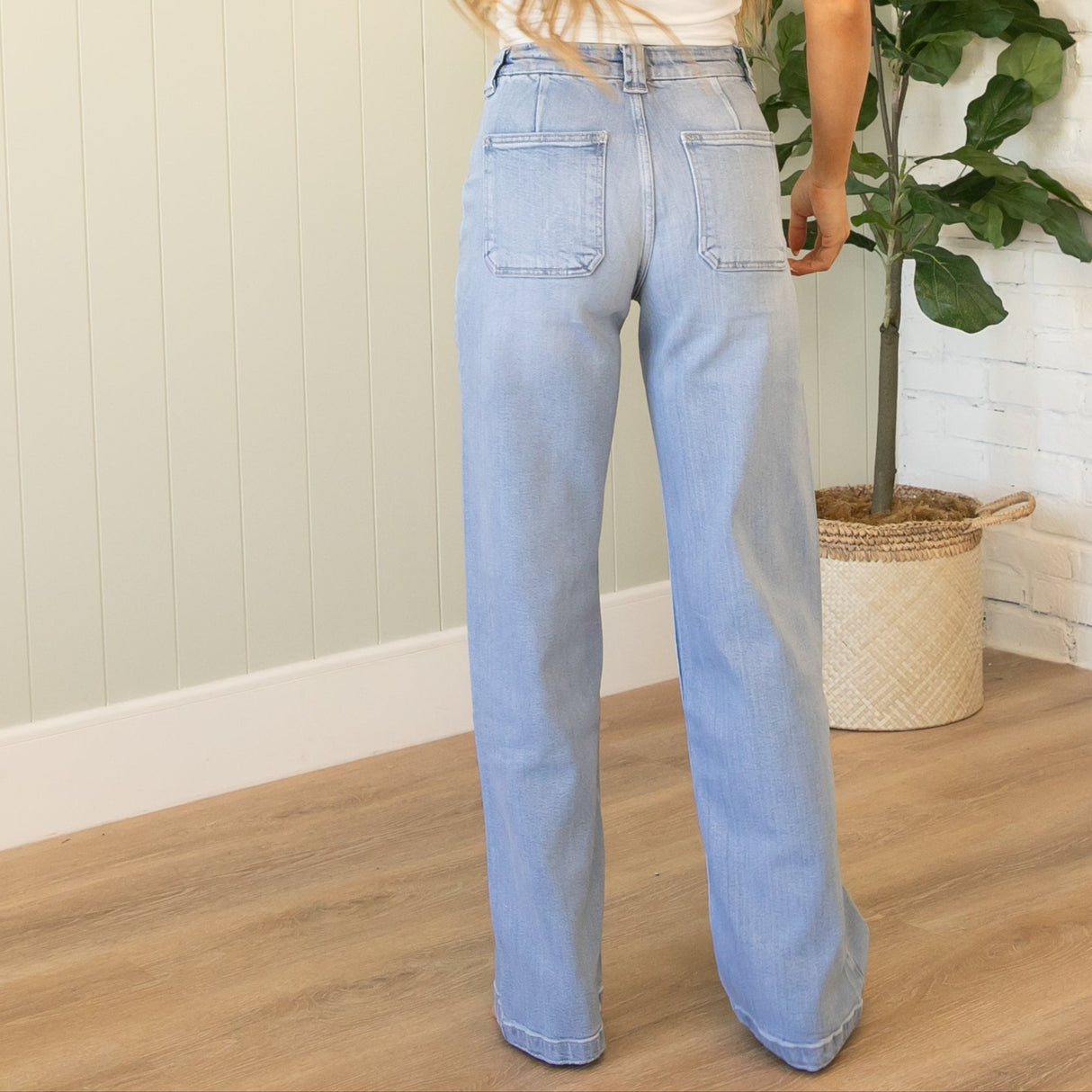 KanCan High Rise Wide Leg Patch Pocket Light Jeans