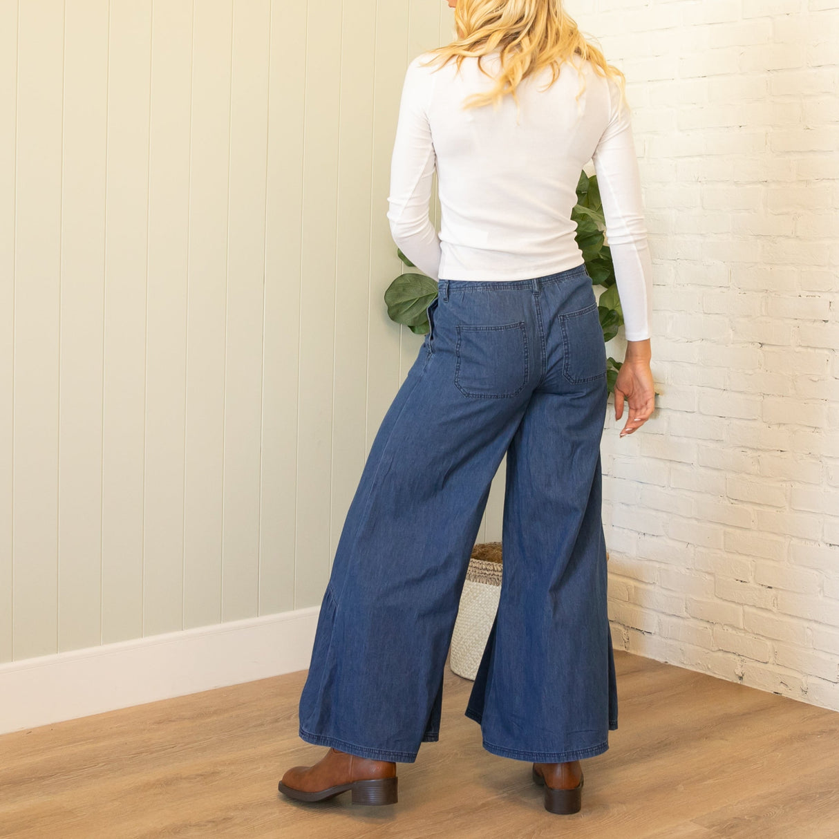 KanCan Ultra High Rise Ruffle Hem Dark Wash Jeans