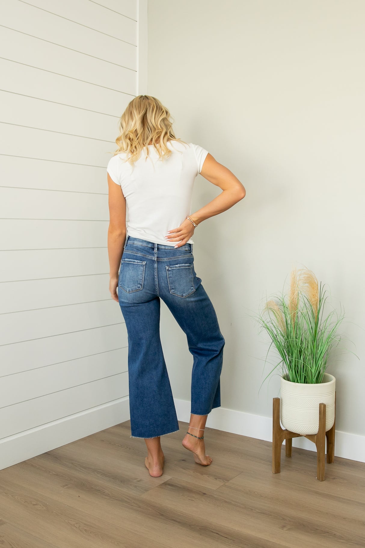Risen Raw Hem Mid Rise Cropped Wide Leg Jeans