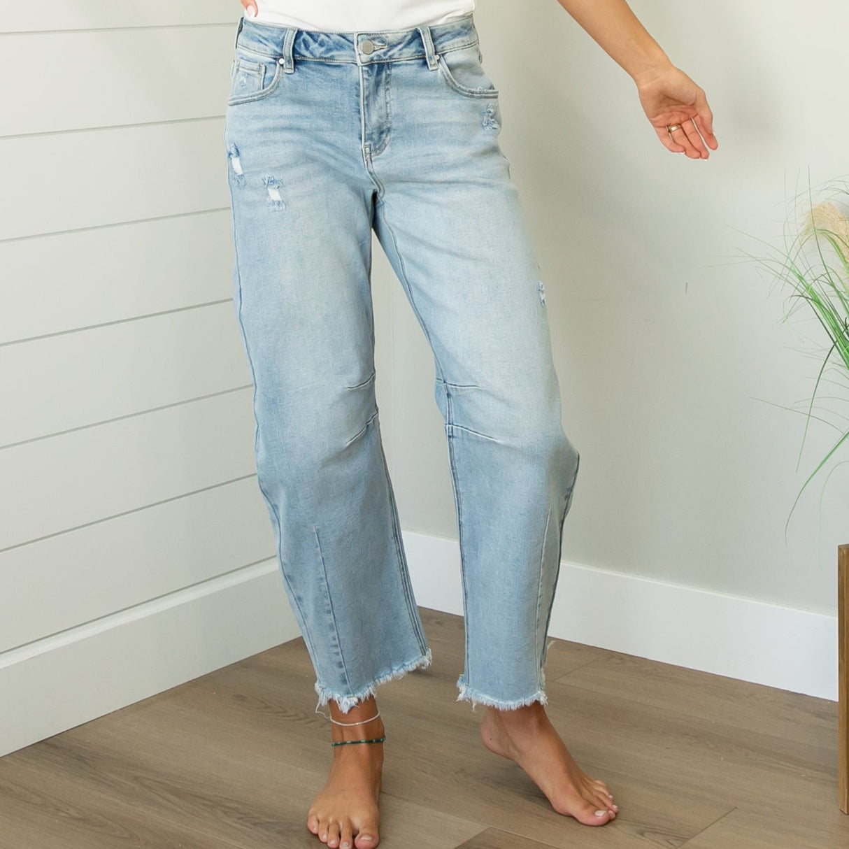 Risen Mid Rise Frayed Crop Barrel Jeans