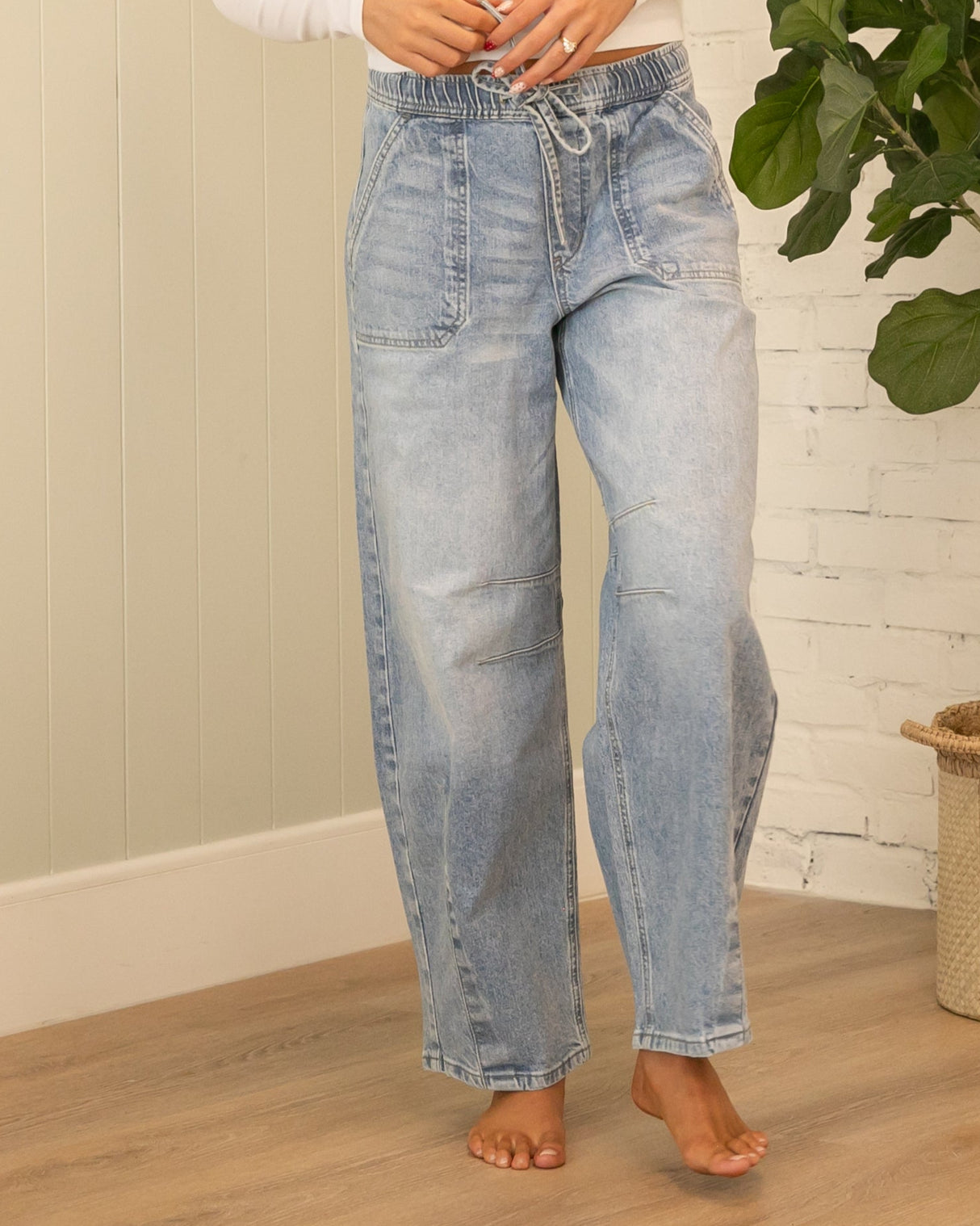 KanCan Ultra High Rise Loose Fit Barrel Jeans