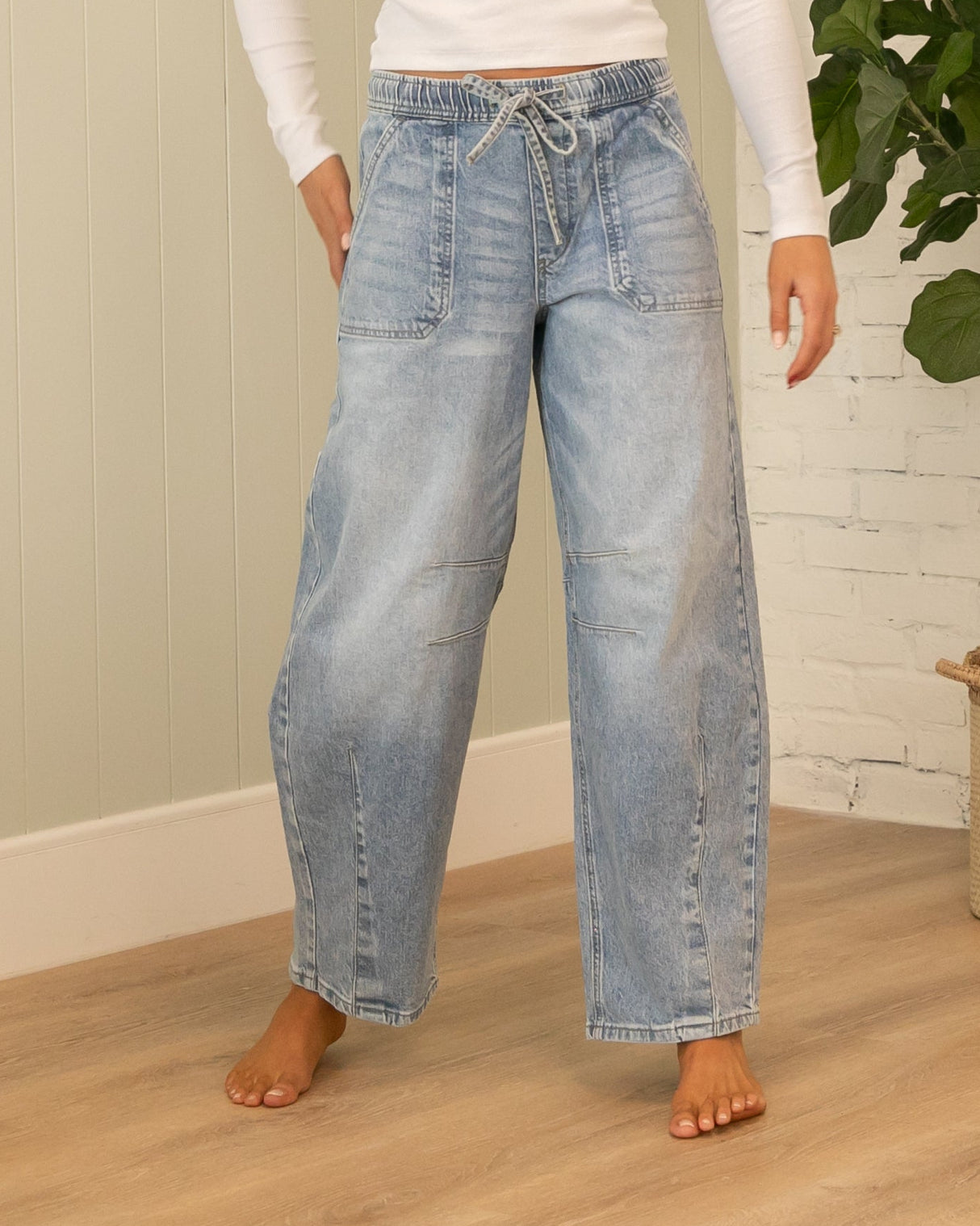 KanCan Ultra High Rise Loose Fit Barrel Jeans