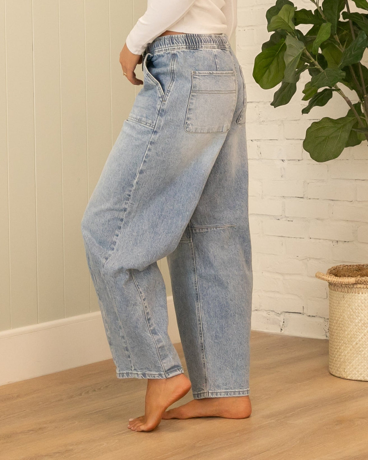 KanCan Ultra High Rise Loose Fit Barrel Jeans