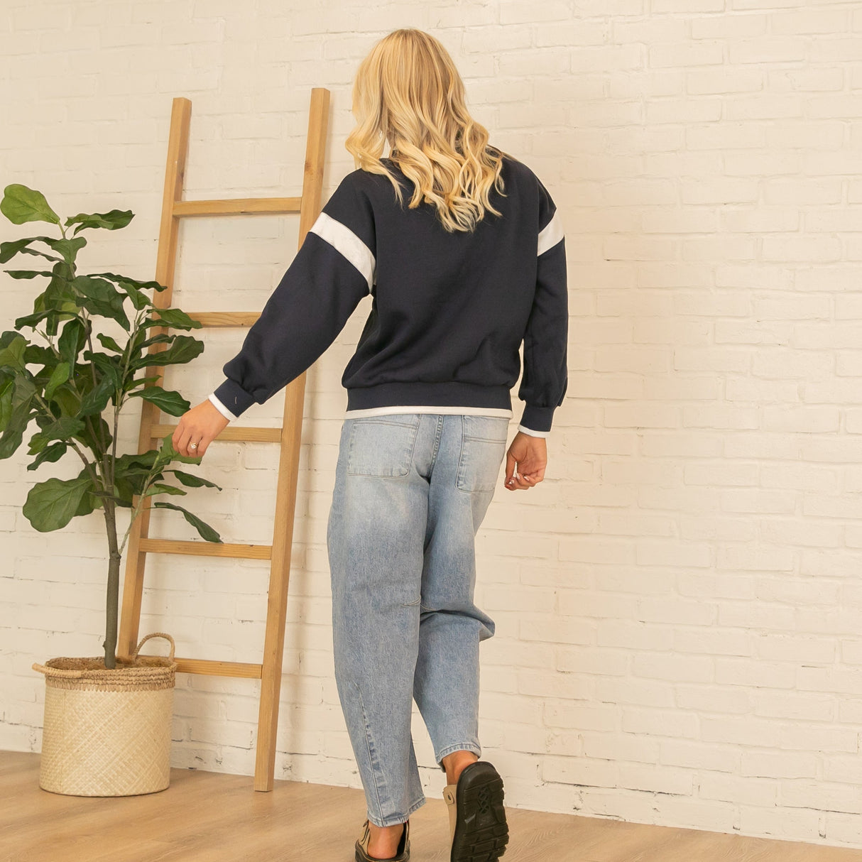 Maya Oversized V-Neck Pullover