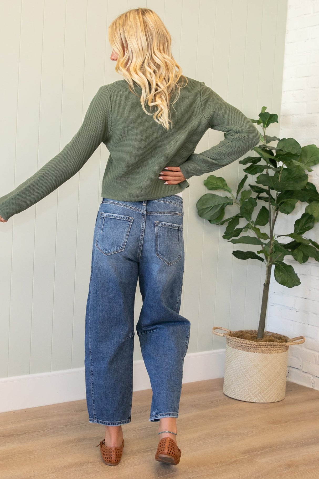 KanCan Low Slung Barrel Fit Dark Jeans