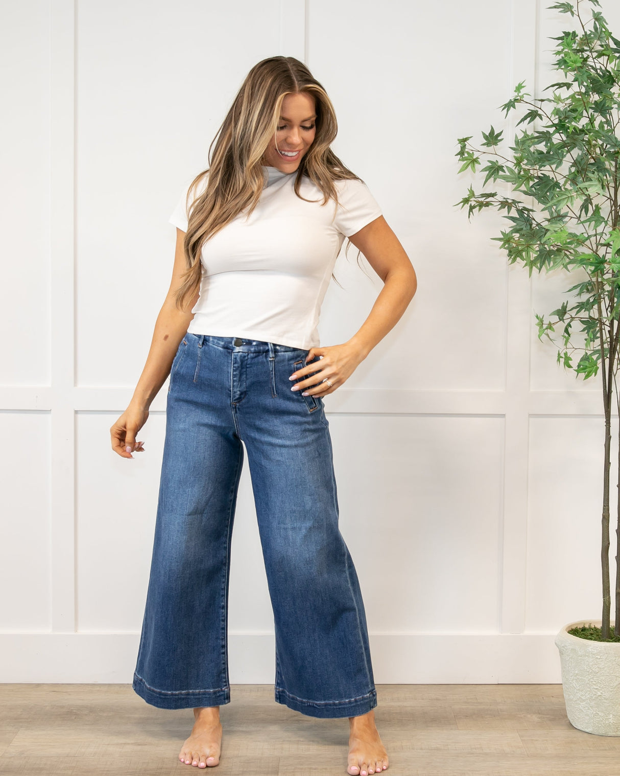 Risen Wide Leg Dark Jeans