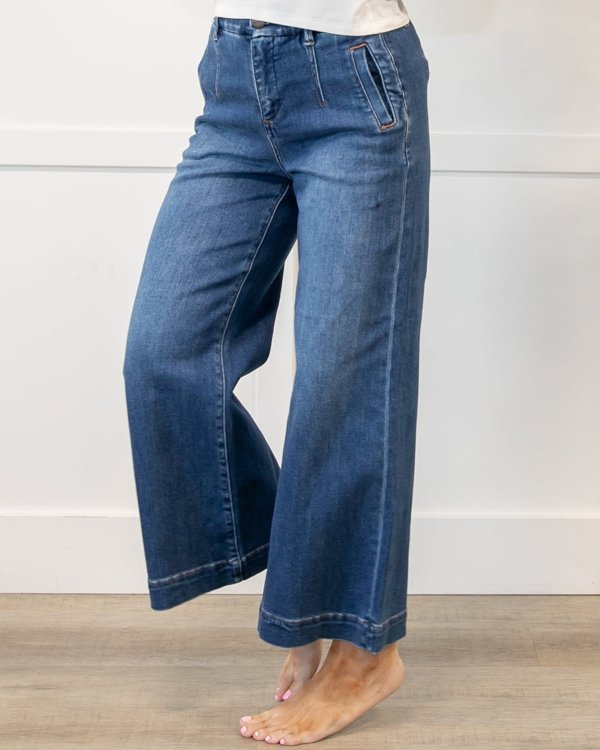 Risen Wide Leg Dark Jeans
