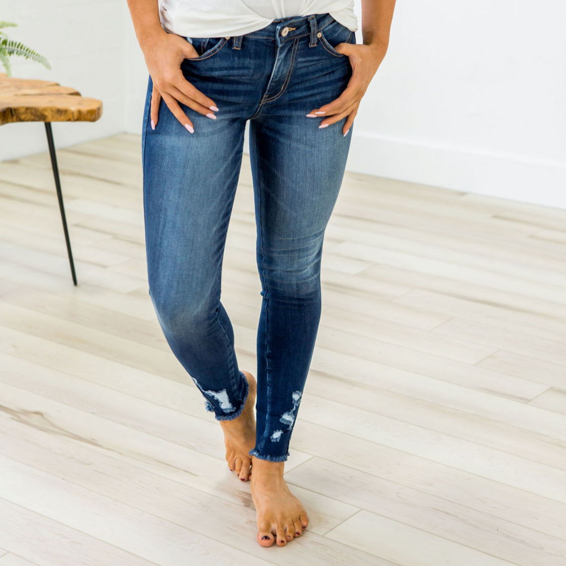 KanCan Mid Rise Distressed Frayed Hem Dark Wash Skinny Jeans
